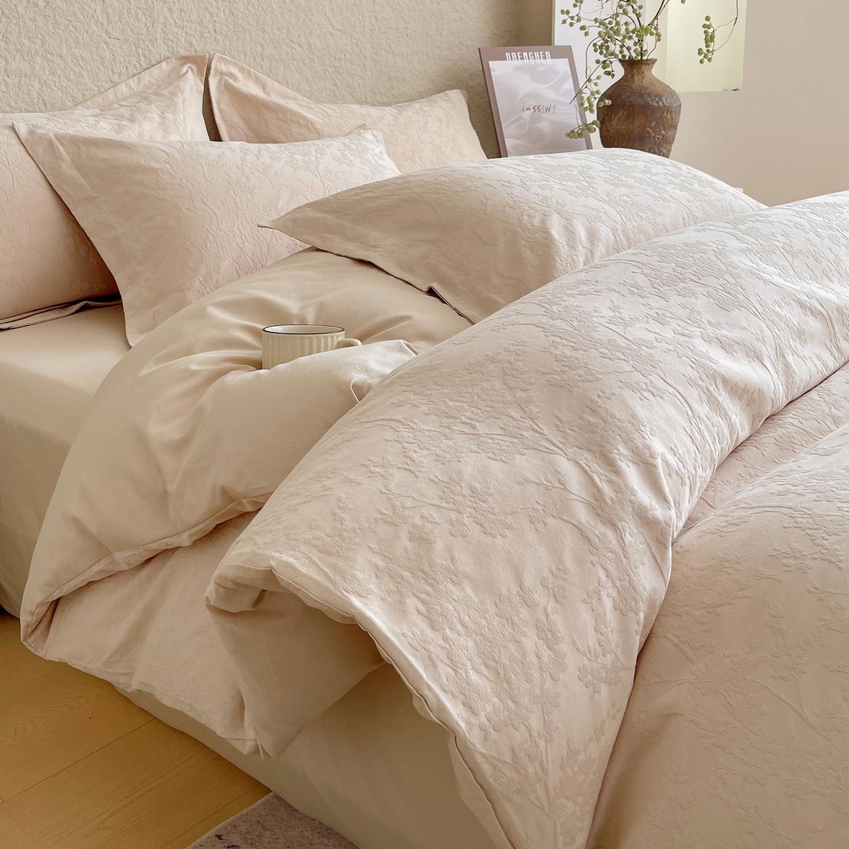 91家纺网 家纺一手货源 找家纺 帅露家纺 2026新款A类全棉纯棉亮面浮雕提花四件套 梦幻花园-米杏