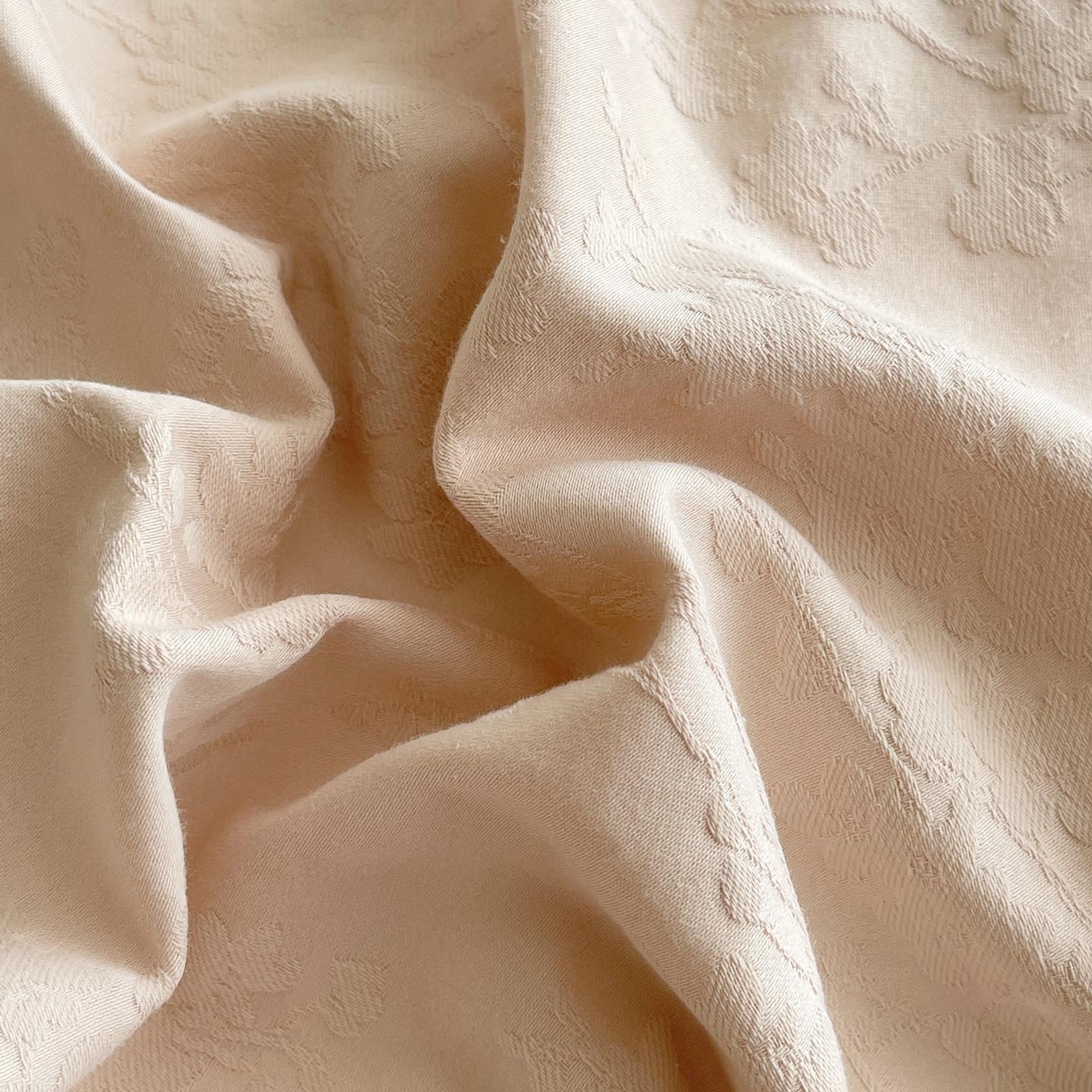 91家纺网 家纺一手货源 找家纺 帅露家纺 2026新款A类全棉纯棉亮面浮雕提花四件套 梦幻花园-米杏