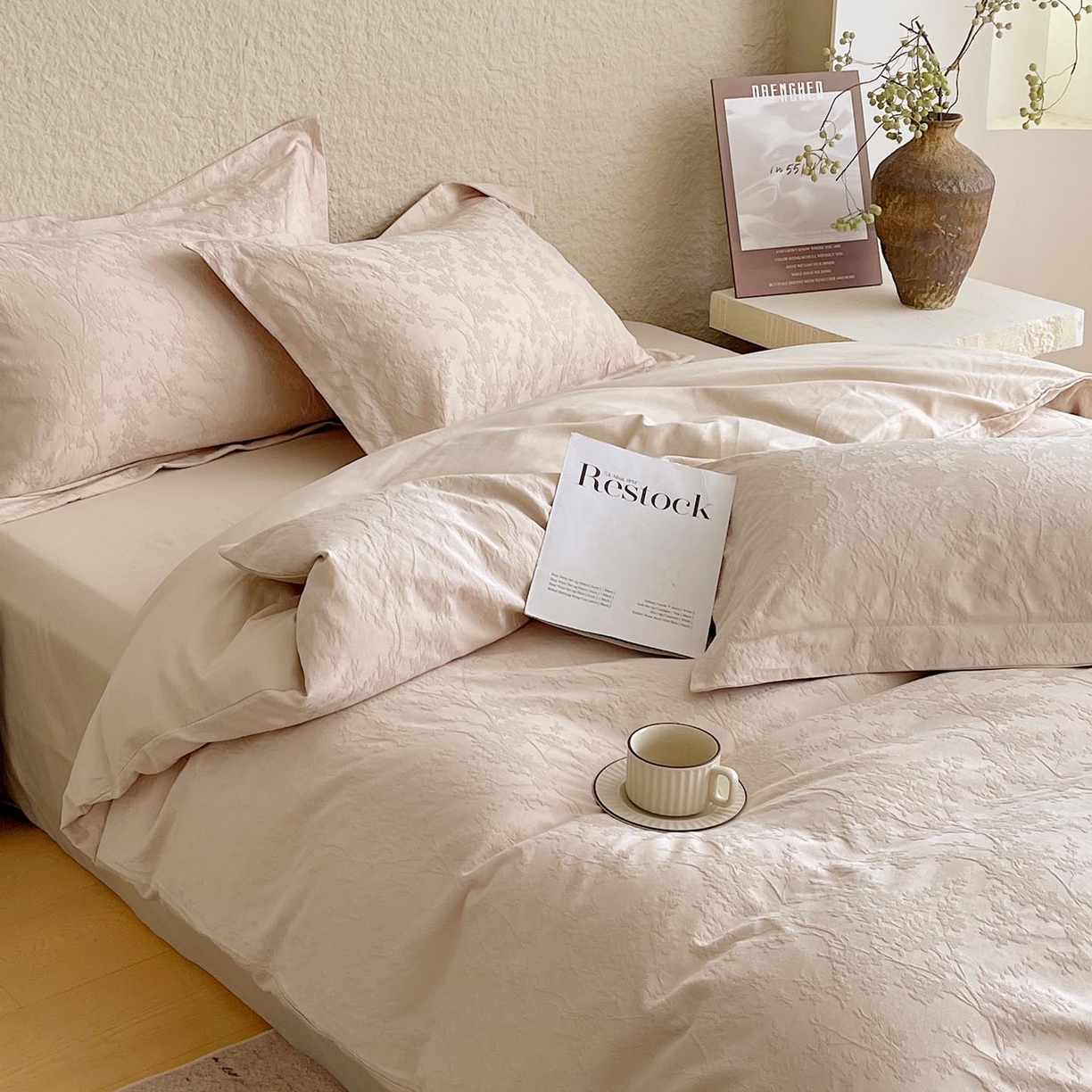 91家纺网 家纺一手货源 找家纺 帅露家纺 2026新款A类全棉纯棉亮面浮雕提花四件套 梦幻花园-米杏