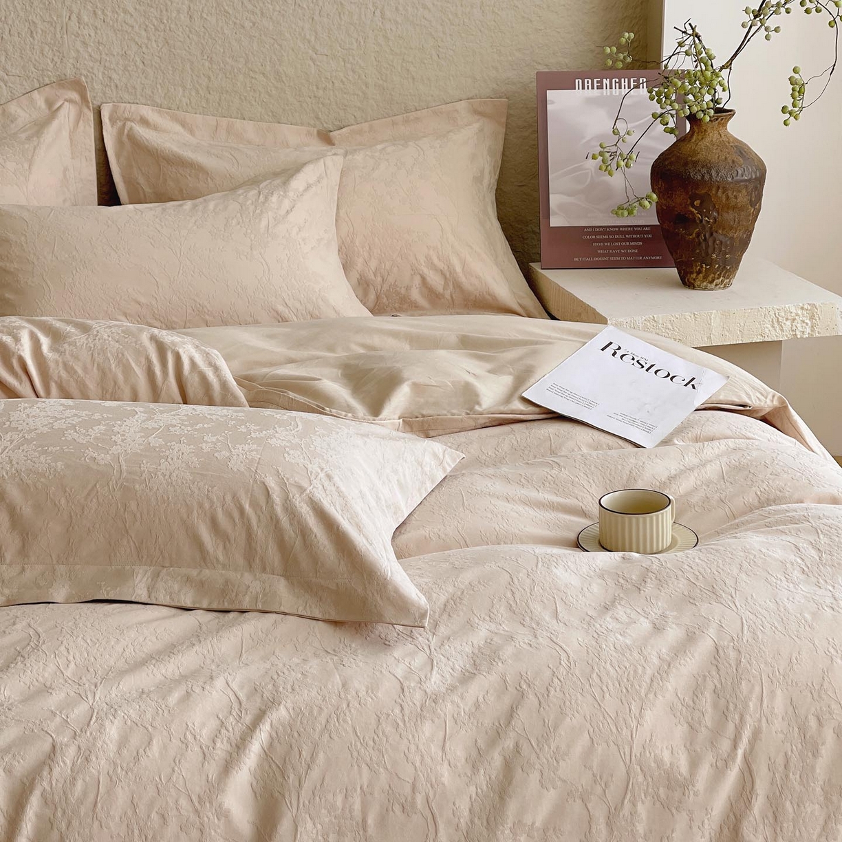 91家纺网 家纺一手货源 找家纺 帅露家纺 2026新款A类全棉纯棉亮面浮雕提花四件套 梦幻花园-米杏