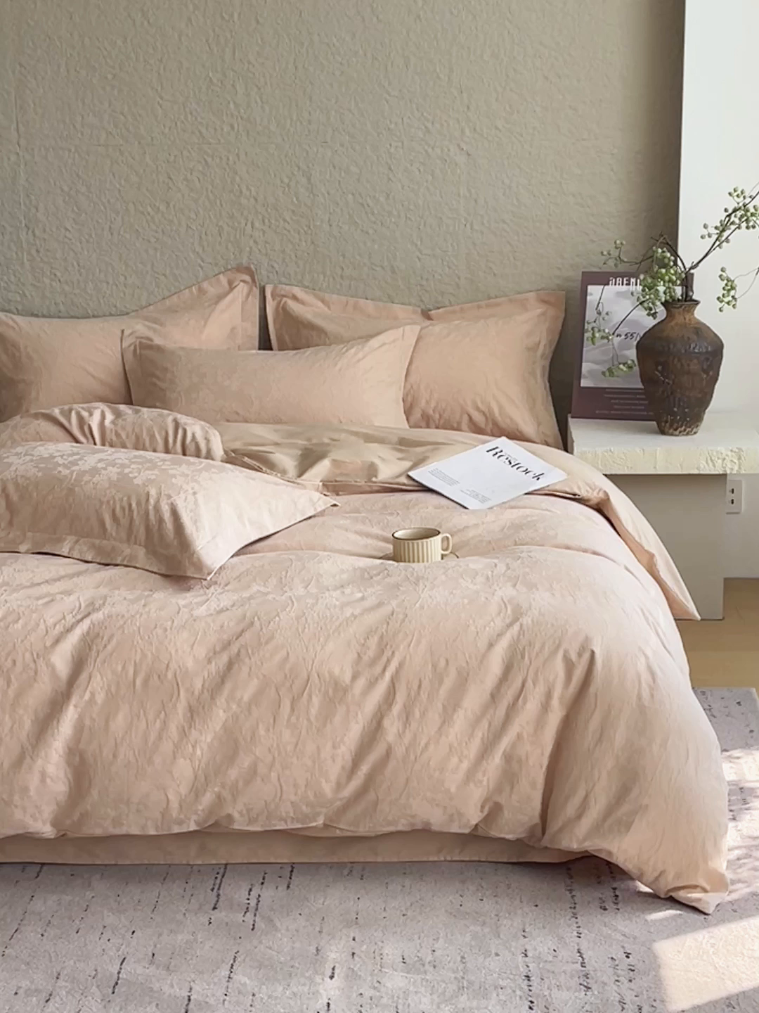 91家纺网 家纺一手货源 找家纺 帅露家纺 2026新款A类全棉纯棉亮面浮雕提花四件套 梦幻花园-米杏