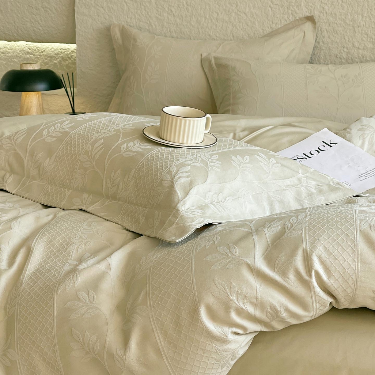 91家纺网 家纺一手货源 找家纺 帅露家纺 2026新款A类全棉纯棉亮面浮雕提花四件套 芊芊叶语-奶绿