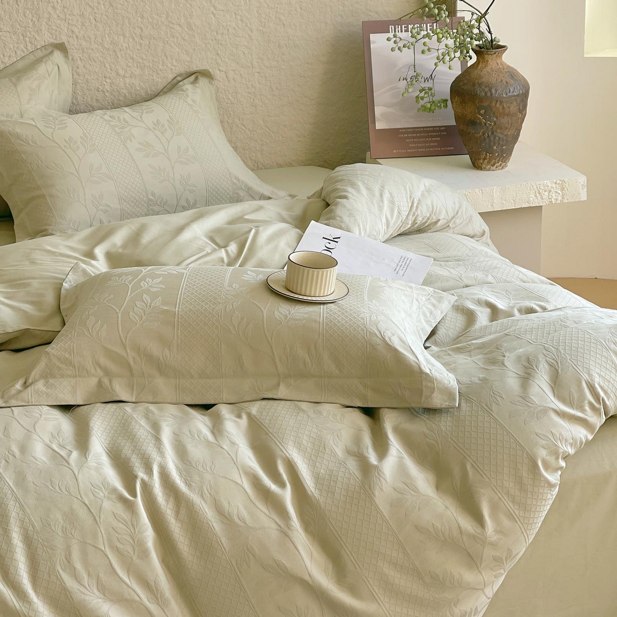 91家纺网 家纺一手货源 找家纺 帅露家纺 2026新款A类全棉纯棉亮面浮雕提花四件套 芊芊叶语-奶绿