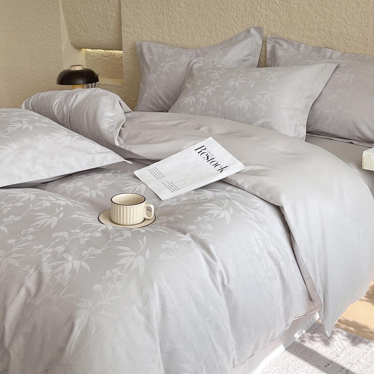 91家纺网 家纺一手货源 找家纺 帅露家纺 2026新款A类全棉纯棉亮面浮雕提花四件套 森语集-银灰