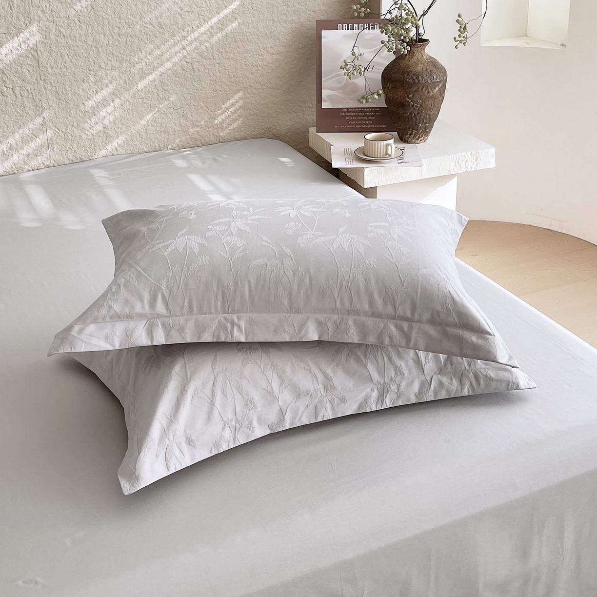 91家纺网 家纺一手货源 找家纺 帅露家纺 2026新款A类全棉纯棉亮面浮雕提花四件套 森语集-银灰