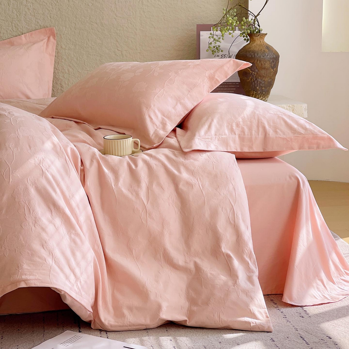 91家纺网 家纺一手货源 找家纺 帅露家纺 2026新款A类全棉纯棉亮面浮雕提花四件套 岁月留声-唯美粉