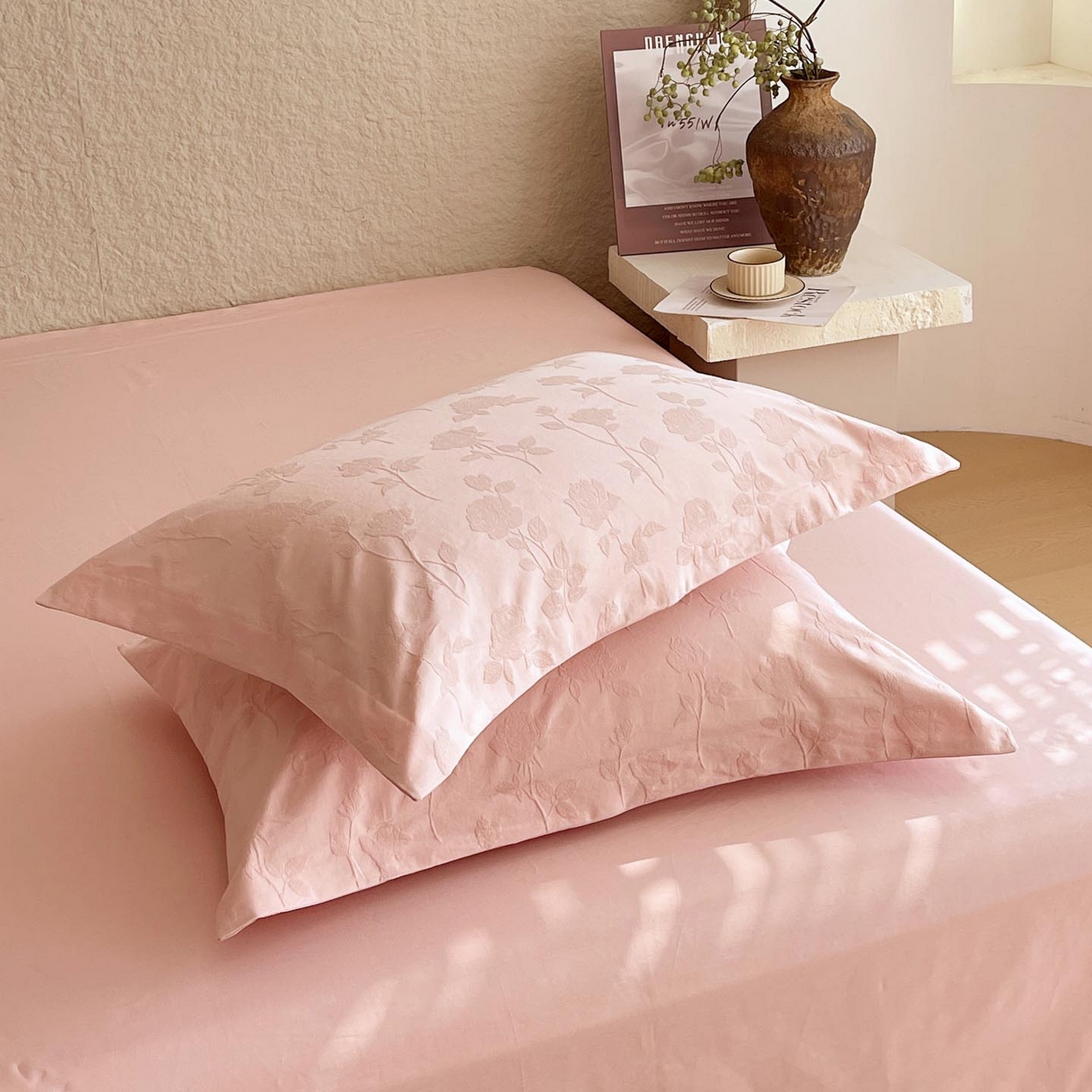 91家纺网 家纺一手货源 找家纺 帅露家纺 2026新款A类全棉纯棉亮面浮雕提花四件套 岁月留声-唯美粉