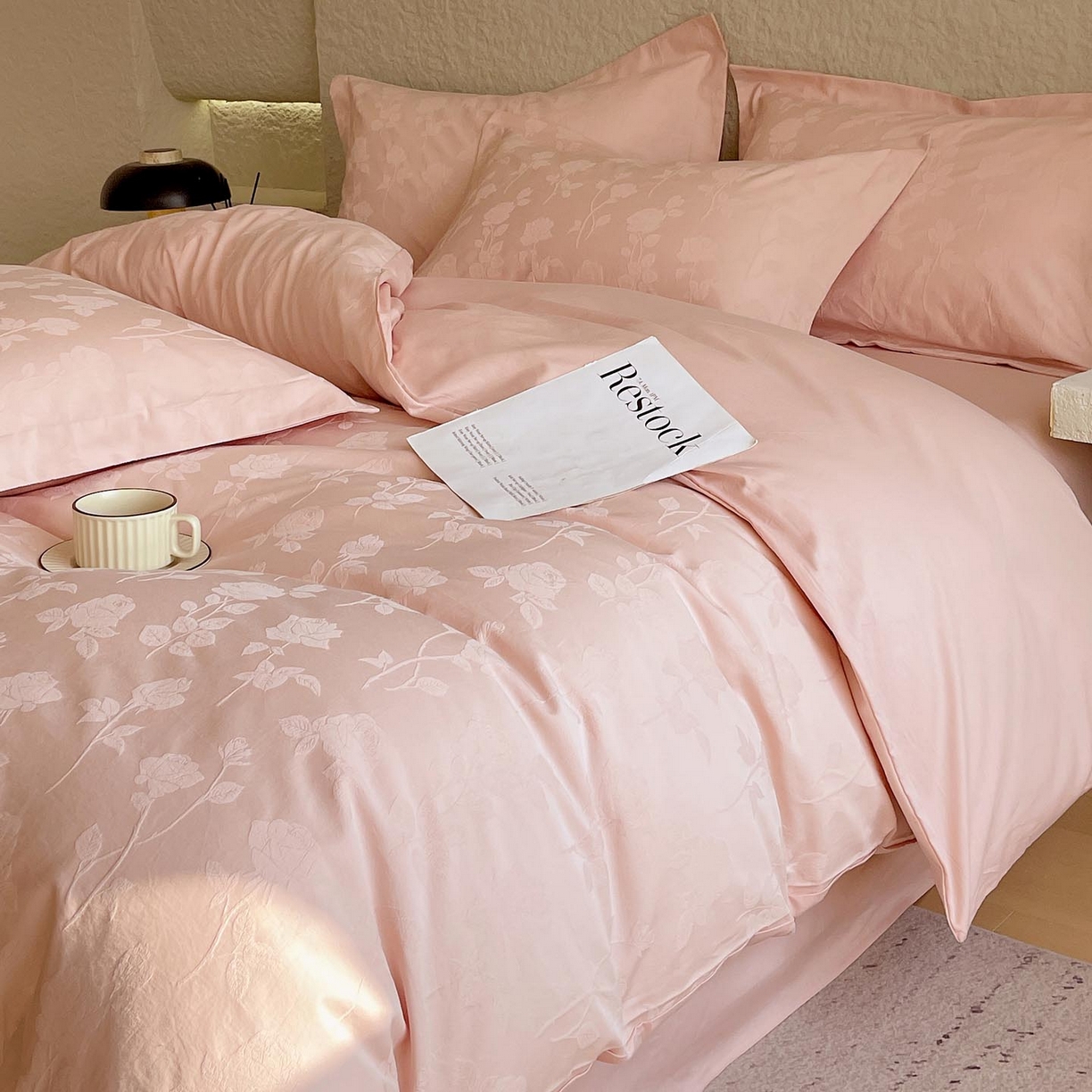 91家纺网 家纺一手货源 找家纺 帅露家纺 2026新款A类全棉纯棉亮面浮雕提花四件套 岁月留声-唯美粉