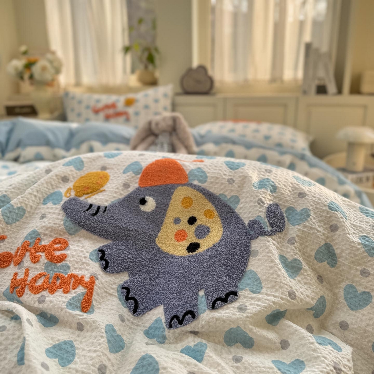 91家纺网 家纺一手货源 找家纺 帅露家纺 2026新款全棉纯棉华夫格毛巾绣四件套 爱心肥仔