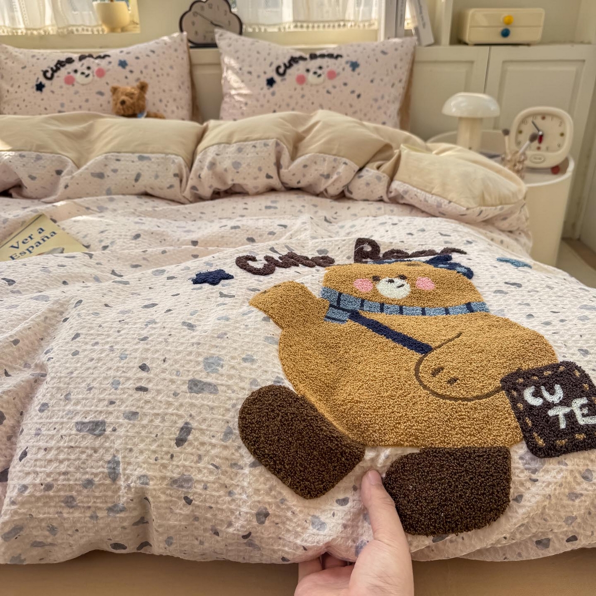 91家纺网 家纺一手货源 找家纺 帅露家纺 2026新款全棉纯棉华夫格毛巾绣四件套 嘟嘟熊