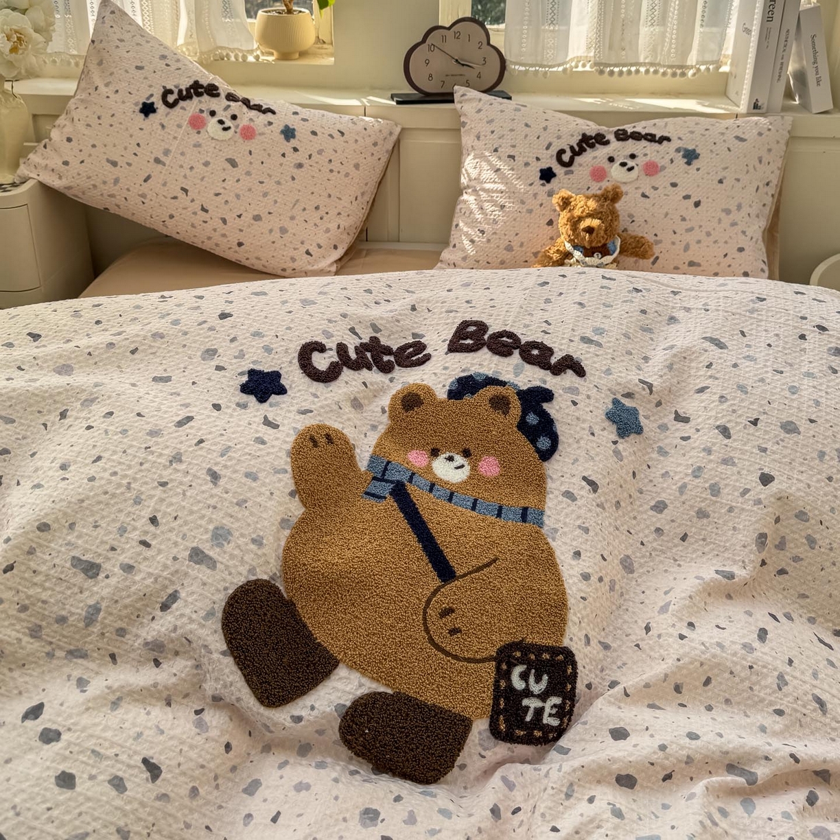 91家纺网 家纺一手货源 找家纺 帅露家纺 2026新款全棉纯棉华夫格毛巾绣四件套 嘟嘟熊