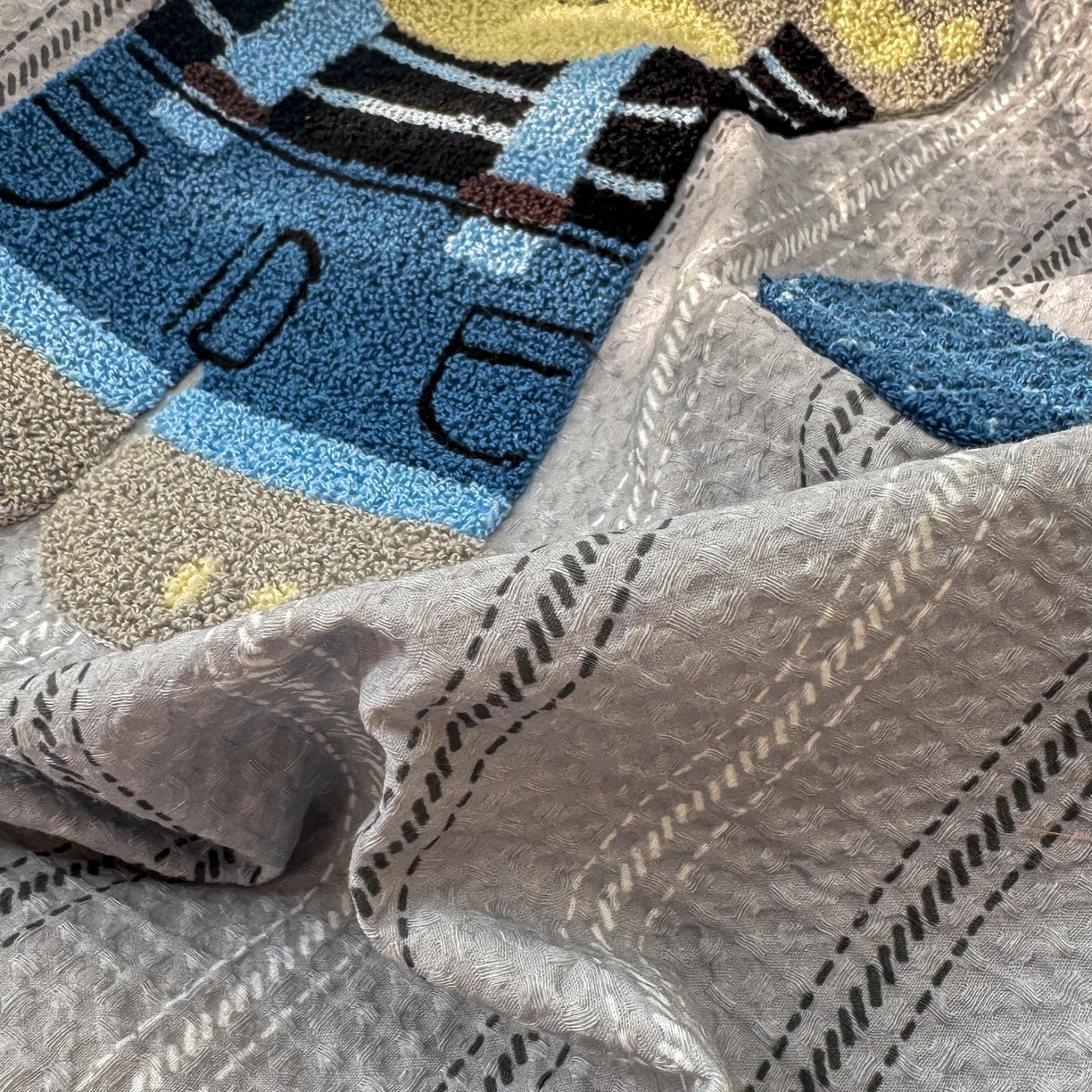 91家纺网 家纺一手货源 找家纺 帅露家纺 2026新款全棉纯棉华夫格毛巾绣四件套 文艺牛仔