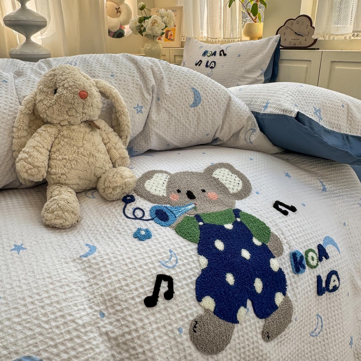 91家纺网 家纺一手货源 找家纺 帅露家纺 2026新款全棉纯棉华夫格毛巾绣四件套 音乐派