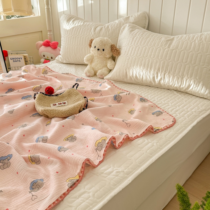 91家纺网 家纺一手货源 找家纺 十里居 2026新款A类母婴级全棉皱皱双层纱多功能盖毯 皱皱纱-粉色小象