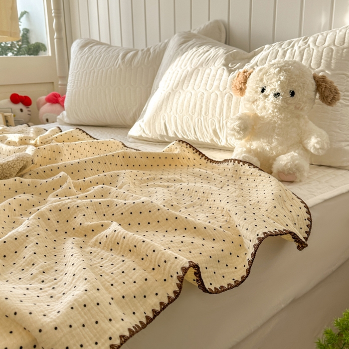 91家纺网 家纺一手货源 找家纺 十里居 2026新款A类母婴级全棉皱皱双层纱多功能盖毯 皱皱纱-小波点