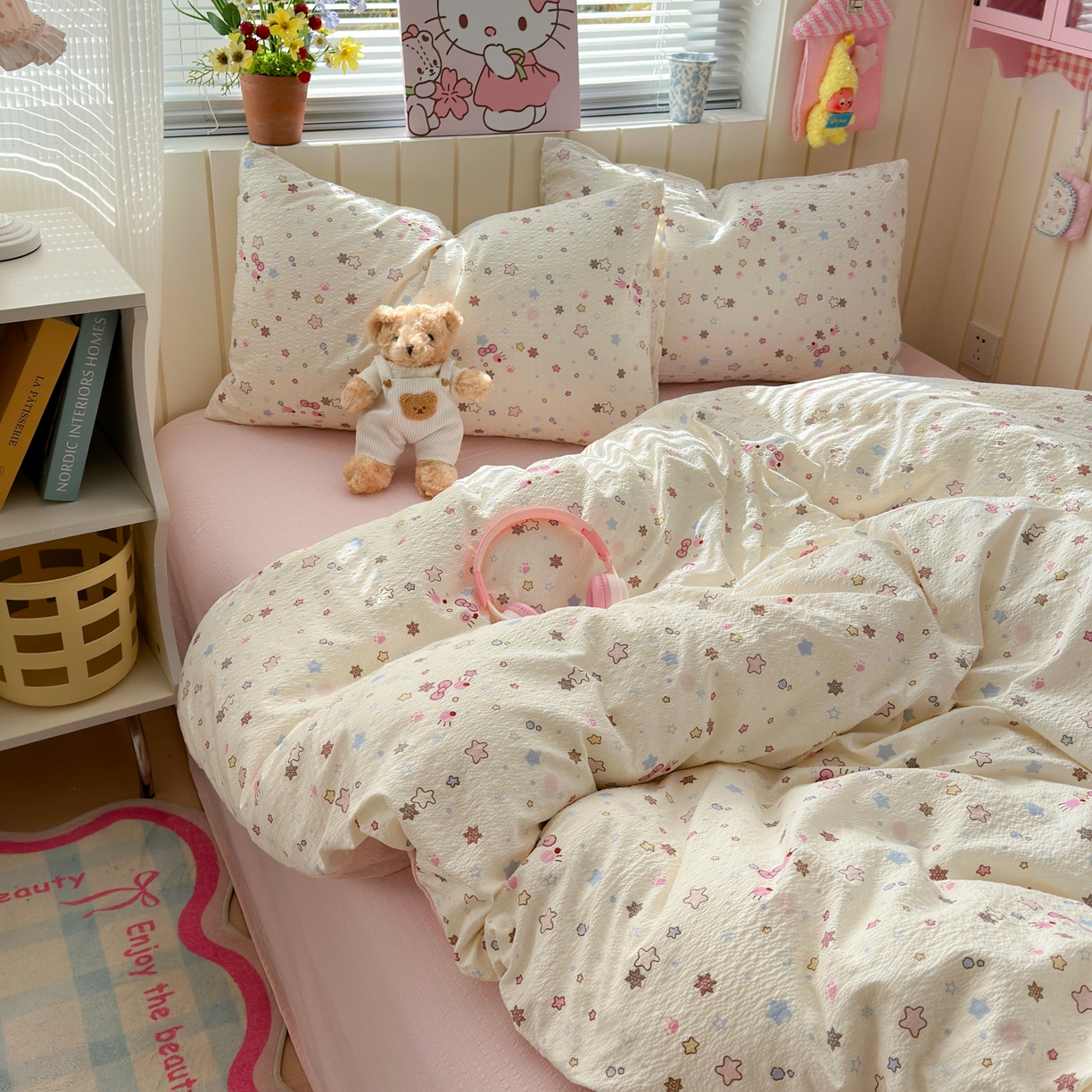 91家纺网 家纺一手货源 找家纺 奈颜 2026新款A类泡芙纱印花四件套学生宿舍三件套-卡通印花系列 躲猫猫