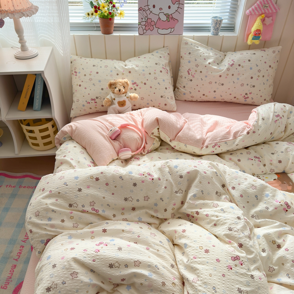 91家纺网 家纺一手货源 找家纺 奈颜 2026新款A类泡芙纱印花四件套学生宿舍三件套-卡通印花系列 躲猫猫