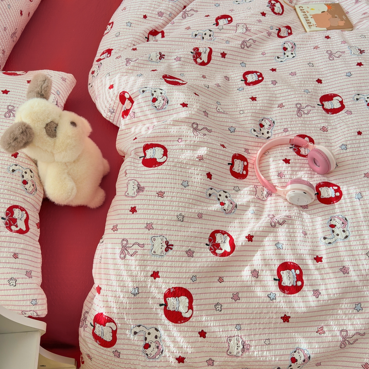 91家纺网 家纺一手货源 找家纺 奈颜 2026新款A类泡芙纱印花四件套学生宿舍三件套-卡通印花系列 苹果小狗