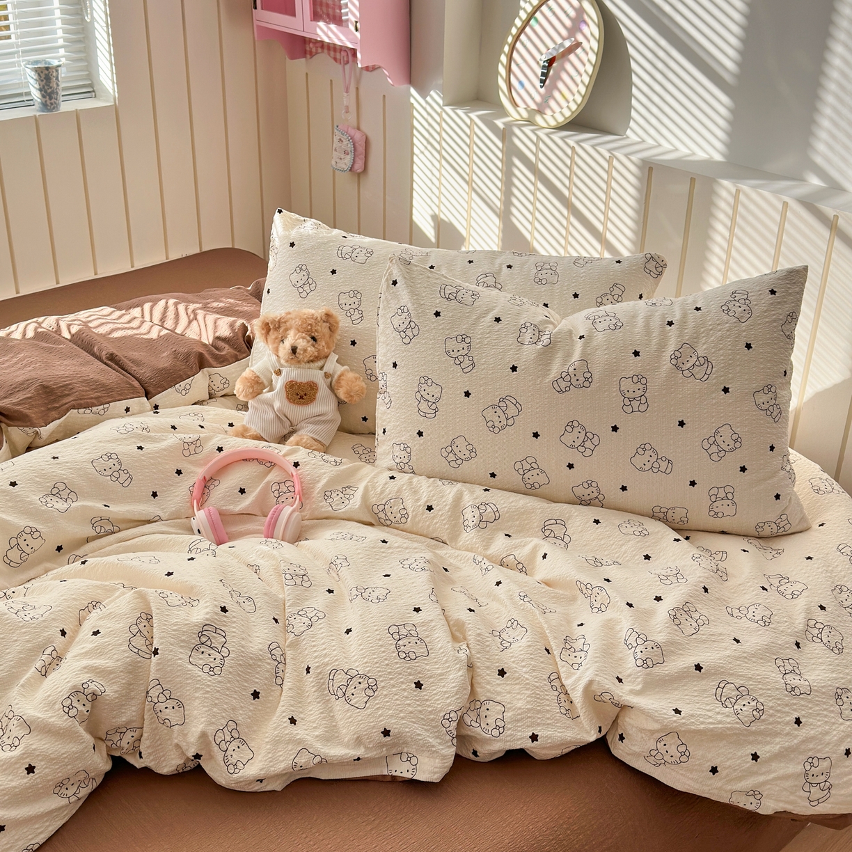 91家纺网 家纺一手货源 找家纺 奈颜 2026新款A类泡芙纱印花四件套学生宿舍三件套-卡通印花系列 线条KT