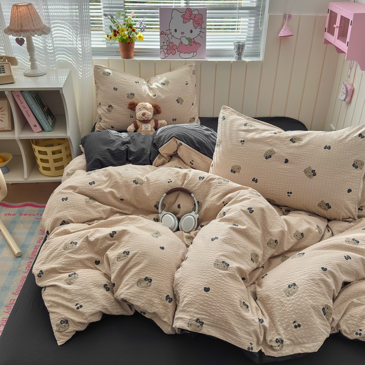 91家纺网 家纺一手货源 找家纺 奈颜 2026新款A类泡芙纱印花四件套学生宿舍三件套-卡通印花系列 黑皮小猫