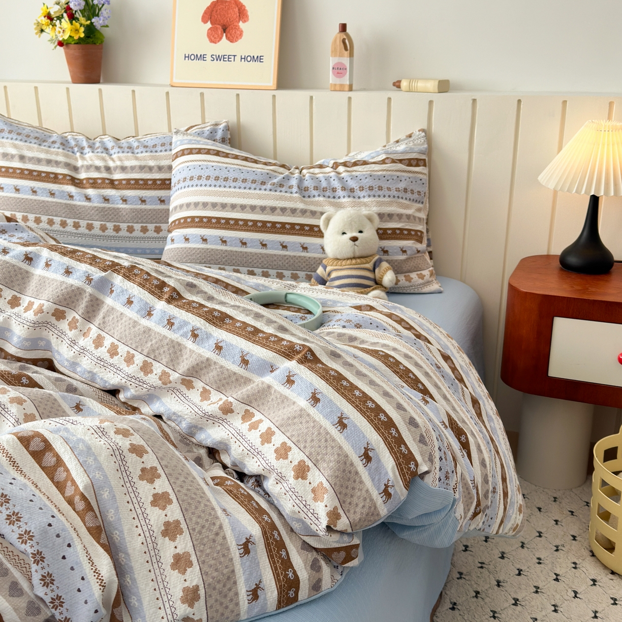 91家纺网 家纺一手货源 找家纺 奈颜 2026新款A类泡芙纱印花四件套学生宿舍三件套-费尔岛系列 费尔岛-麋鹿森林