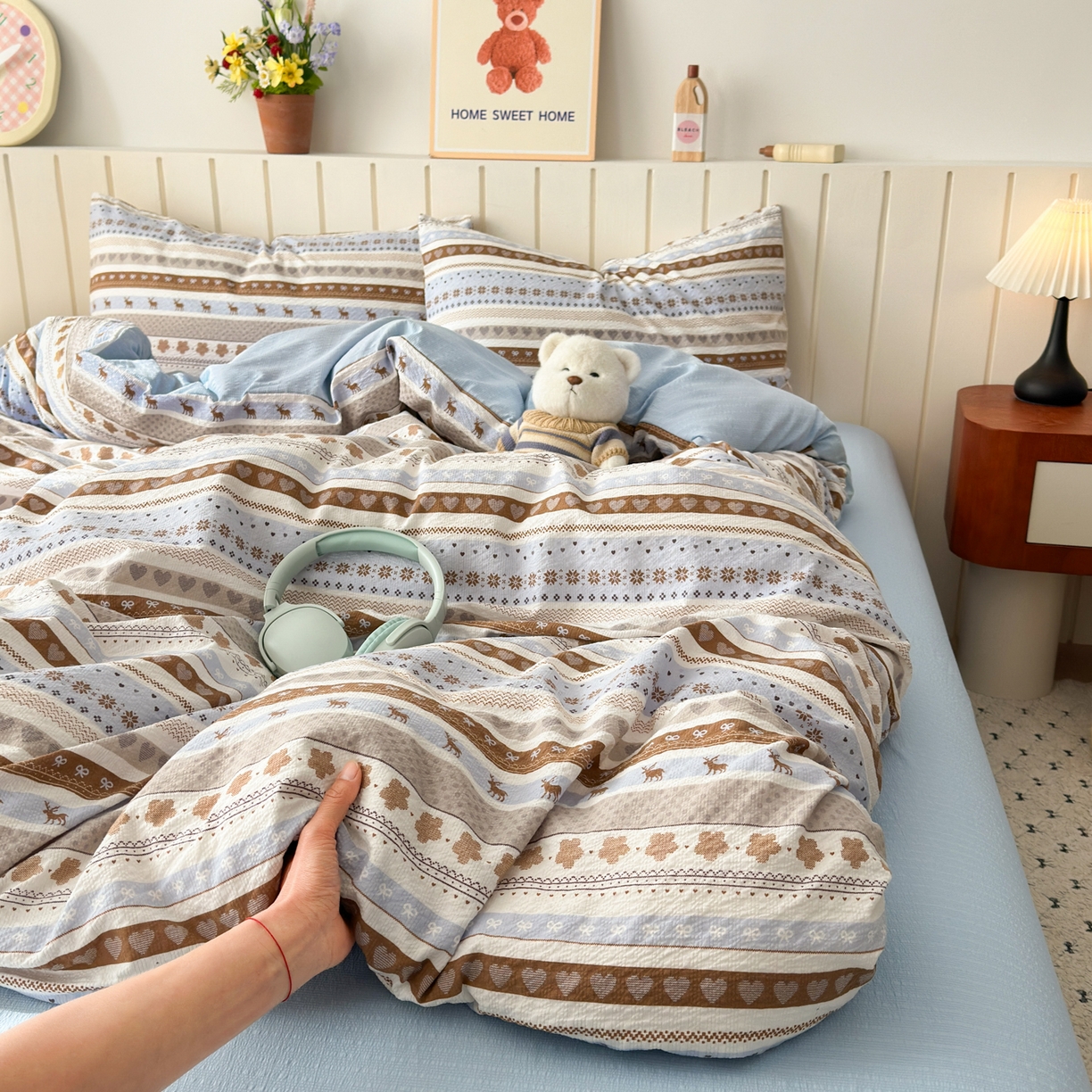 91家纺网 家纺一手货源 找家纺 奈颜 2026新款A类泡芙纱印花四件套学生宿舍三件套-费尔岛系列 费尔岛-麋鹿森林