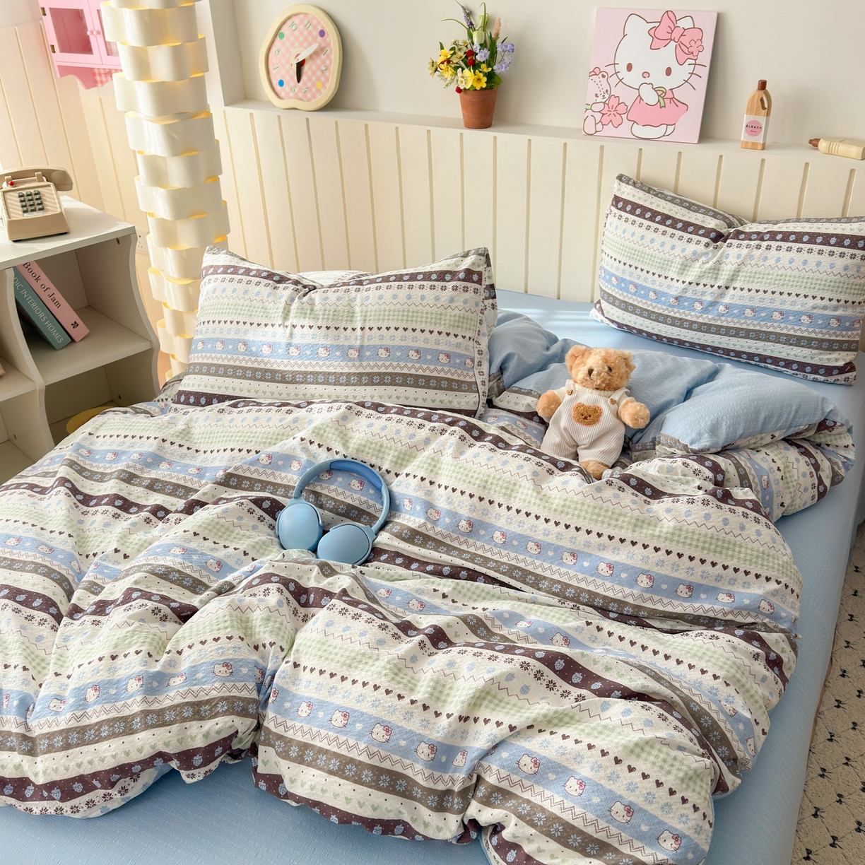 91家纺网 家纺一手货源 找家纺 奈颜 2026新款A类泡芙纱印花四件套学生宿舍三件套-费尔岛系列 费尔岛-奶猫草莓