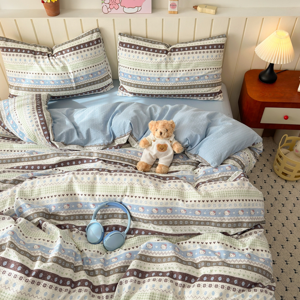 91家纺网 家纺一手货源 找家纺 奈颜 2026新款A类泡芙纱印花四件套学生宿舍三件套-费尔岛系列 费尔岛-奶猫草莓