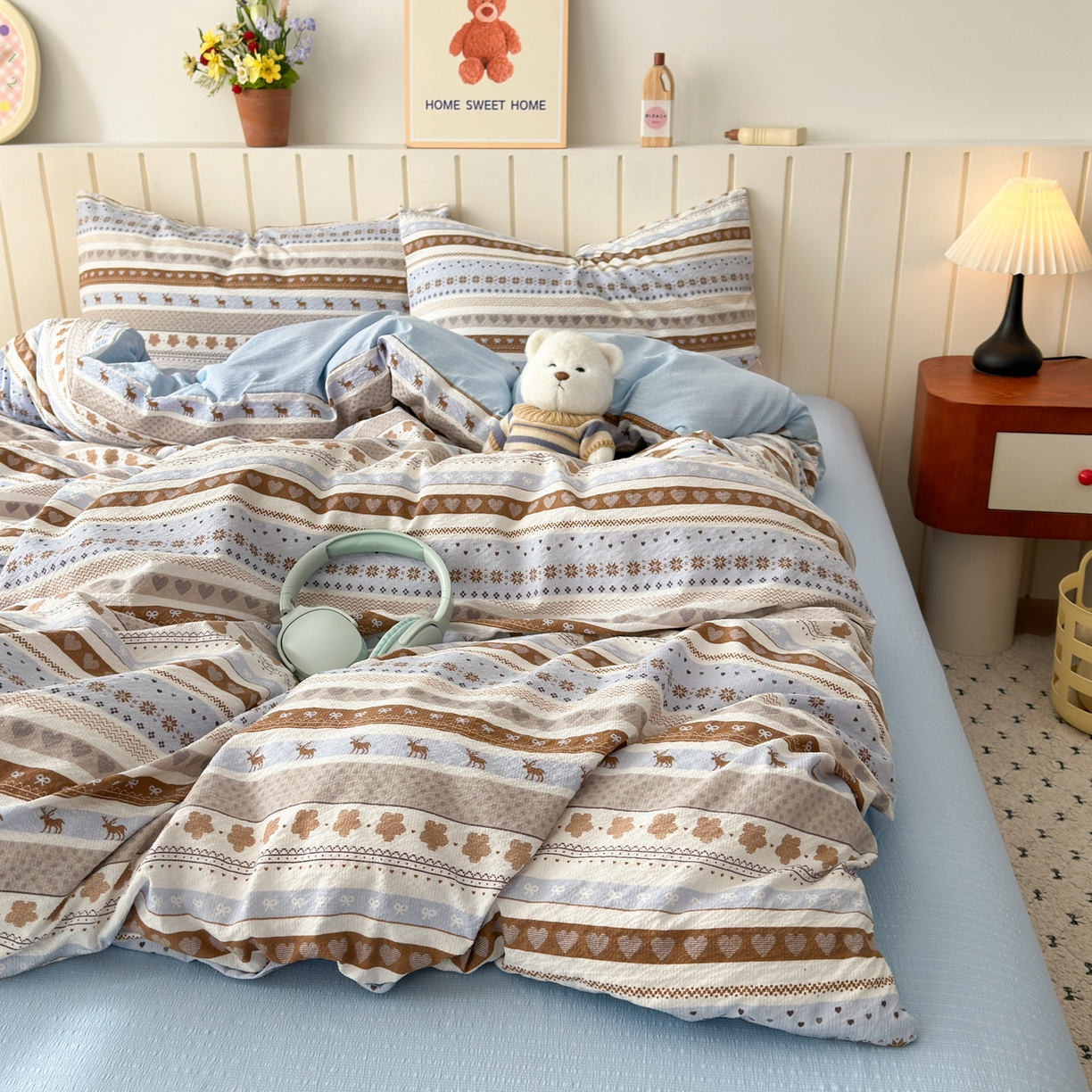 91家纺网 家纺一手货源 找家纺 奈颜 2026新款A类泡芙纱印花四件套学生宿舍三件套-费尔岛系列 费尔岛-麋鹿森林