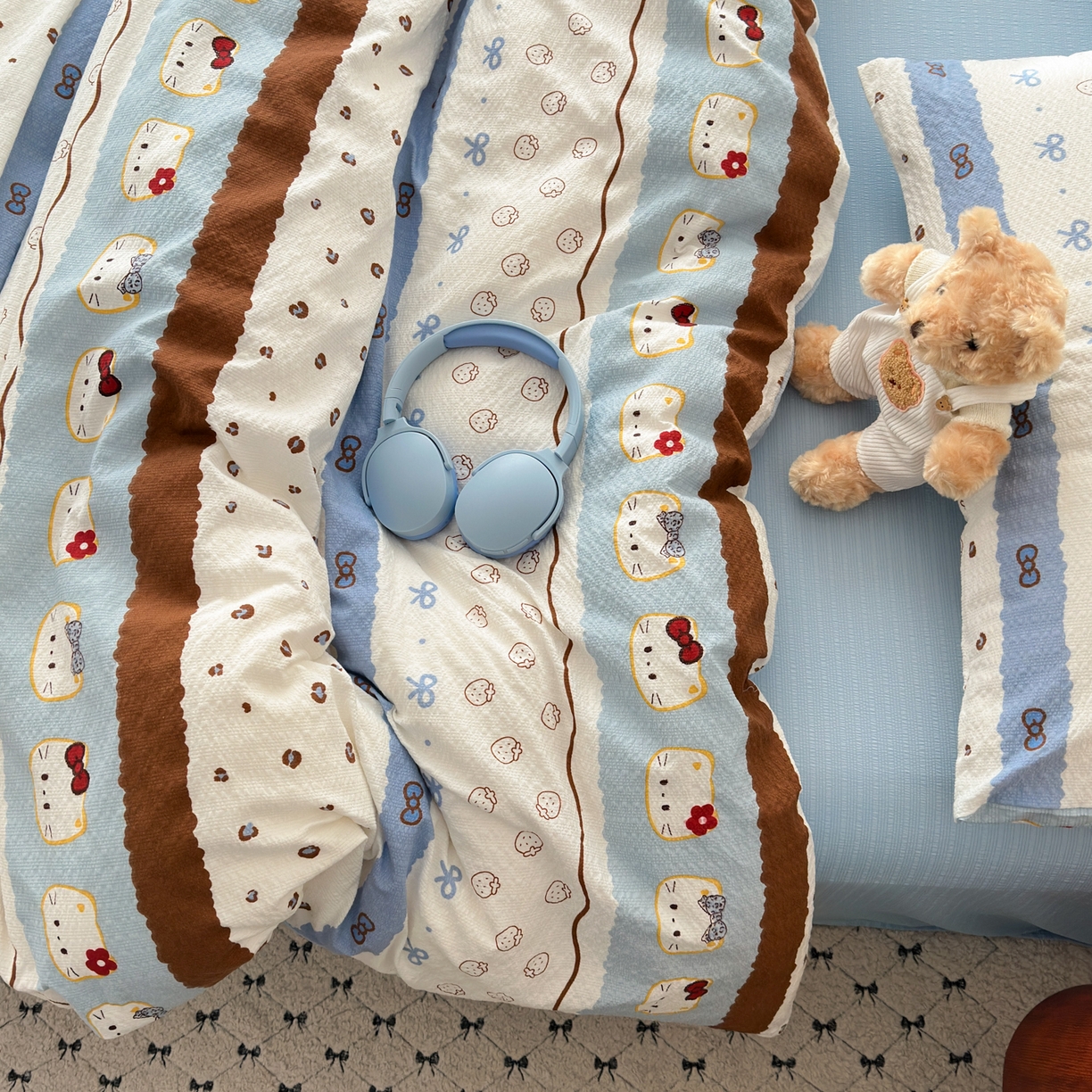 91家纺网 家纺一手货源 找家纺 奈颜 2026新款A类泡芙纱印花四件套学生宿舍三件套-费尔岛系列 费尔岛-小猫多多