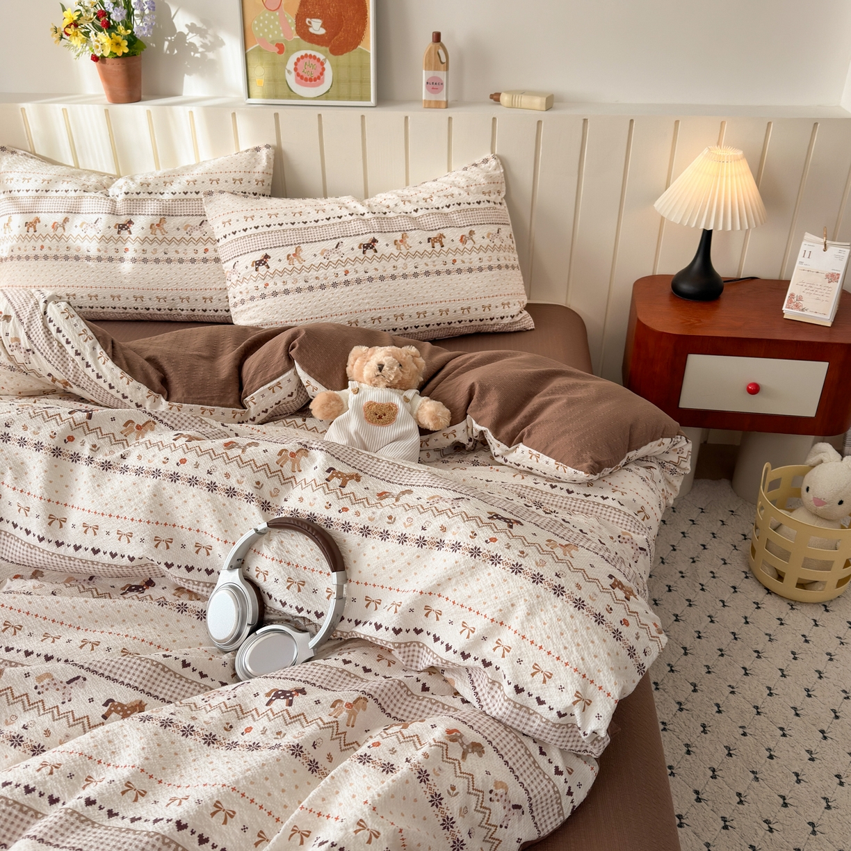 91家纺网 家纺一手货源 找家纺 奈颜 2026新款A类泡芙纱印花四件套学生宿舍三件套-费尔岛系列 费尔岛-三色木马