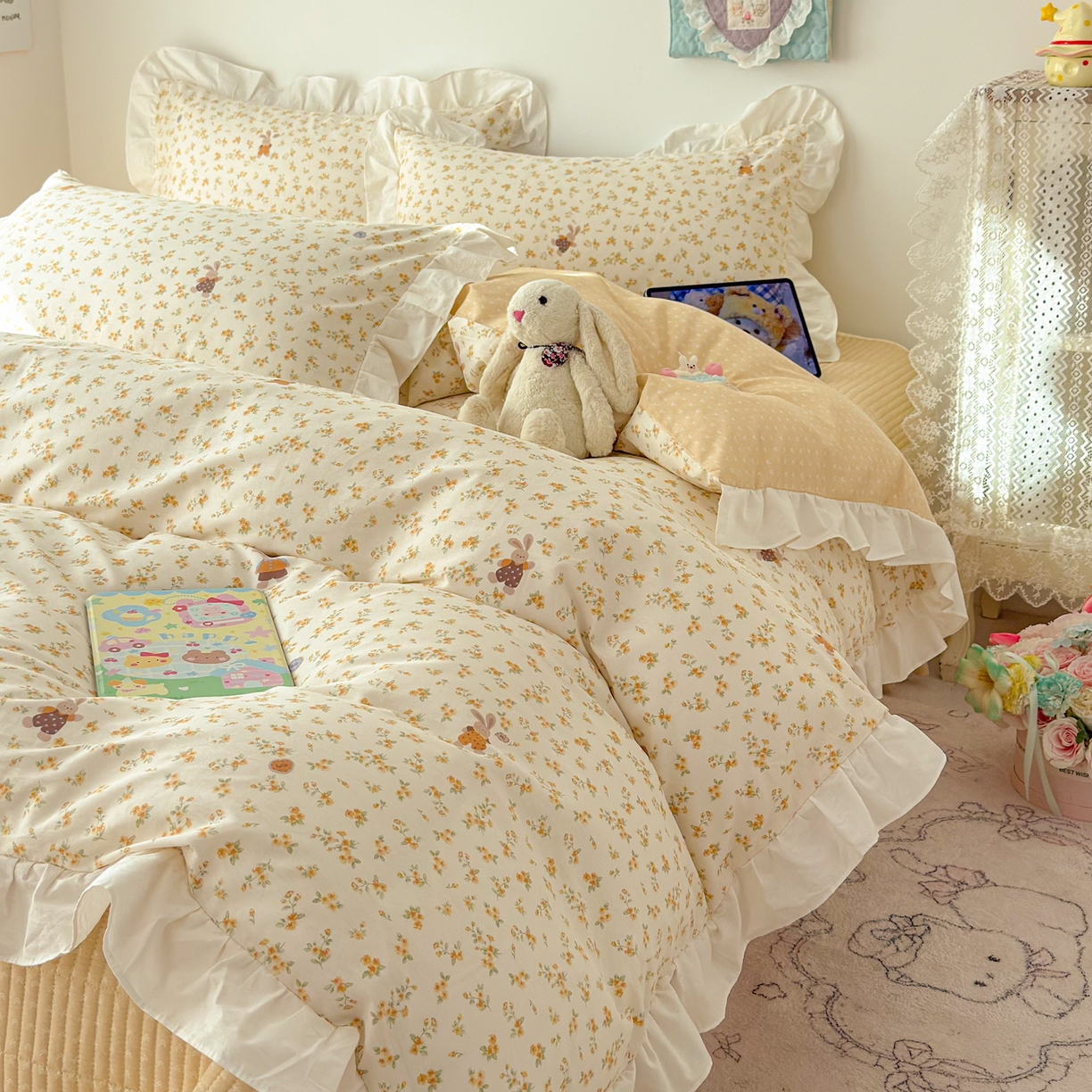 91家纺网 家纺一手货源 找家纺 女子家纺 2026新款全棉纯棉绗缝花边床盖四件套 暖菊花兔