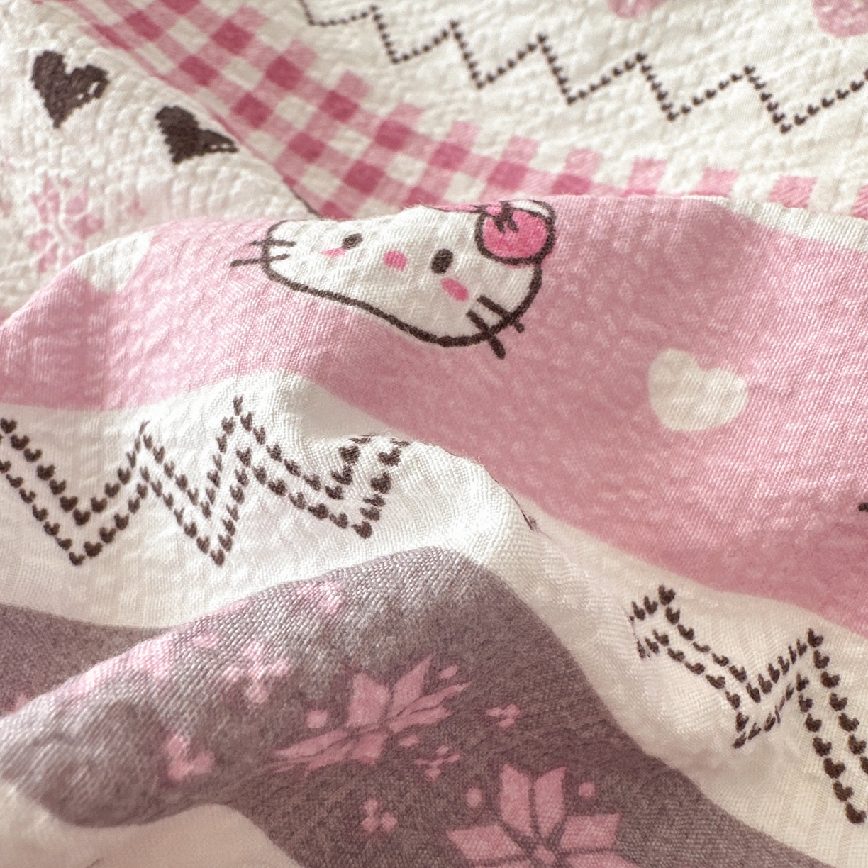 91家纺网 家纺一手货源 找家纺 奈颜 2026新款A类泡芙纱印花四件套学生宿舍三件套-费尔岛系列 费尔岛-草莓奶昔