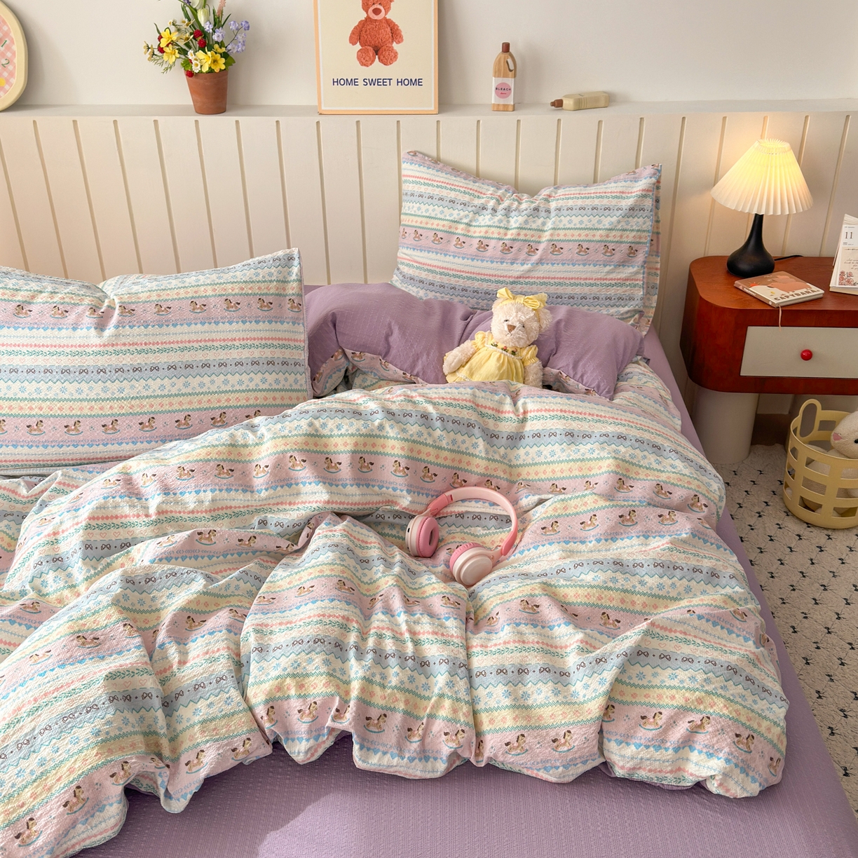 91家纺网 家纺一手货源 找家纺 奈颜 2026新款A类泡芙纱印花四件套学生宿舍三件套-费尔岛系列 费尔岛-小马公仔