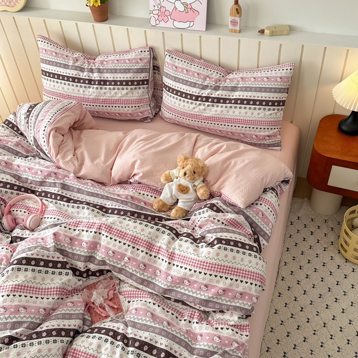 91家纺网 家纺一手货源 找家纺 奈颜 2026新款A类泡芙纱印花四件套学生宿舍三件套-费尔岛系列 费尔岛-草莓奶昔