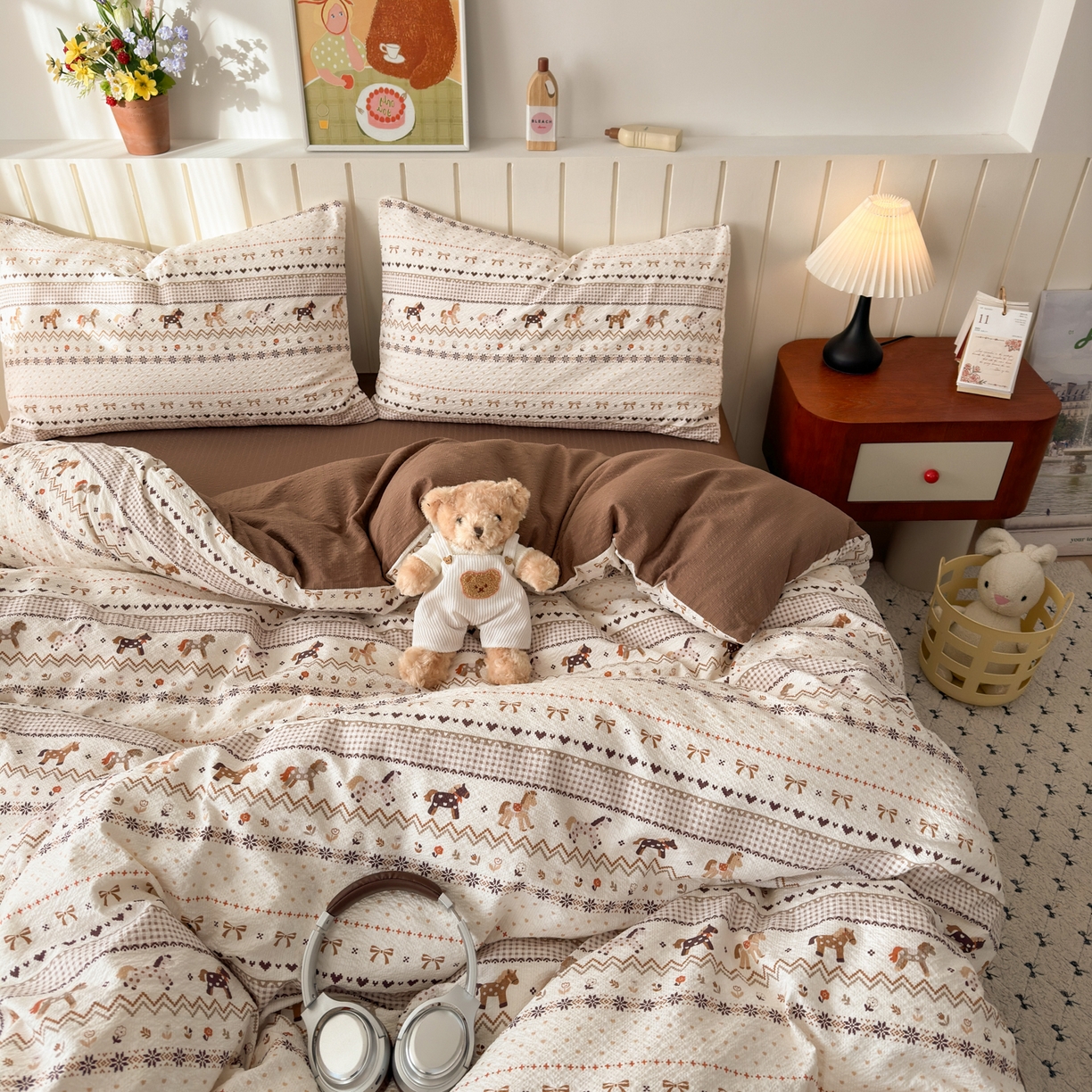 91家纺网 家纺一手货源 找家纺 奈颜 2026新款A类泡芙纱印花四件套学生宿舍三件套-费尔岛系列 费尔岛-三色木马