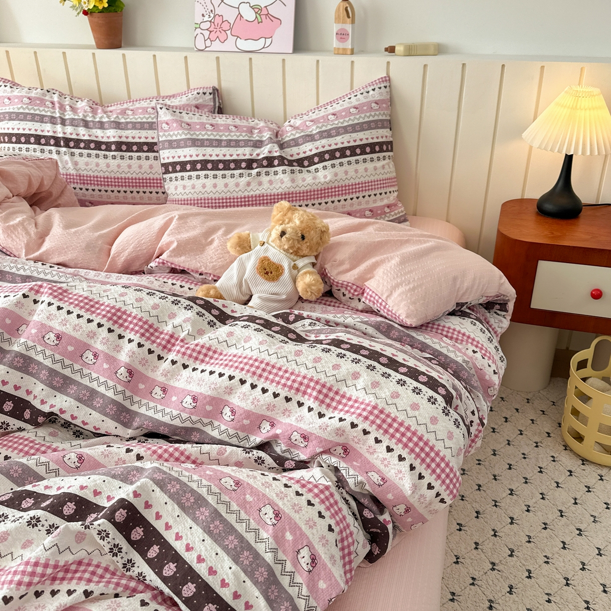 91家纺网 家纺一手货源 找家纺 奈颜 2026新款A类泡芙纱印花四件套学生宿舍三件套-费尔岛系列 费尔岛-草莓奶昔