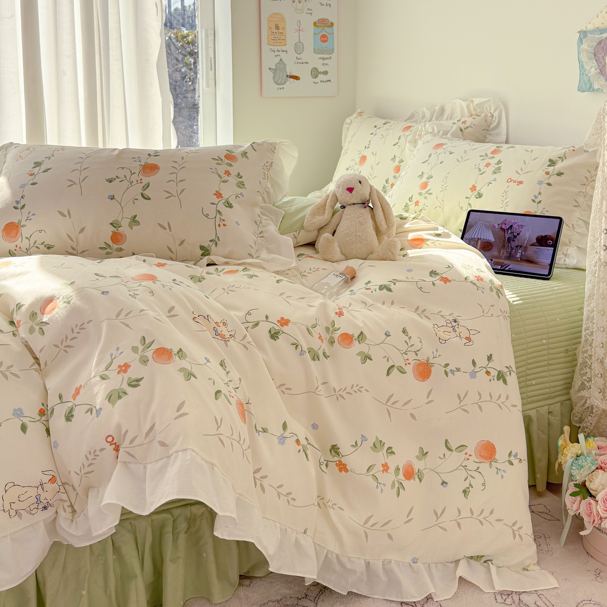 91家纺网 家纺一手货源 找家纺 女子家纺 2026新款全棉纯棉绗缝花边床盖四件套 牵藤兔