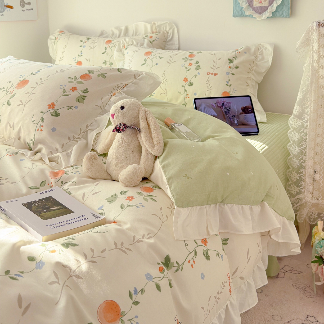 91家纺网 家纺一手货源 找家纺 女子家纺 2026新款全棉纯棉绗缝花边床盖四件套 牵藤兔