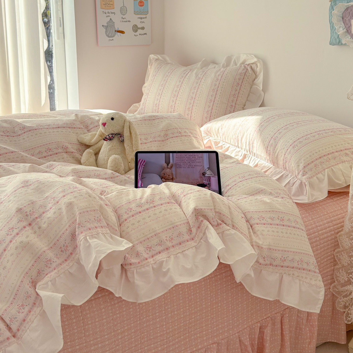 91家纺网 家纺一手货源 找家纺 女子家纺 2026新款全棉纯棉绗缝花边床盖四件套 素条花-粉