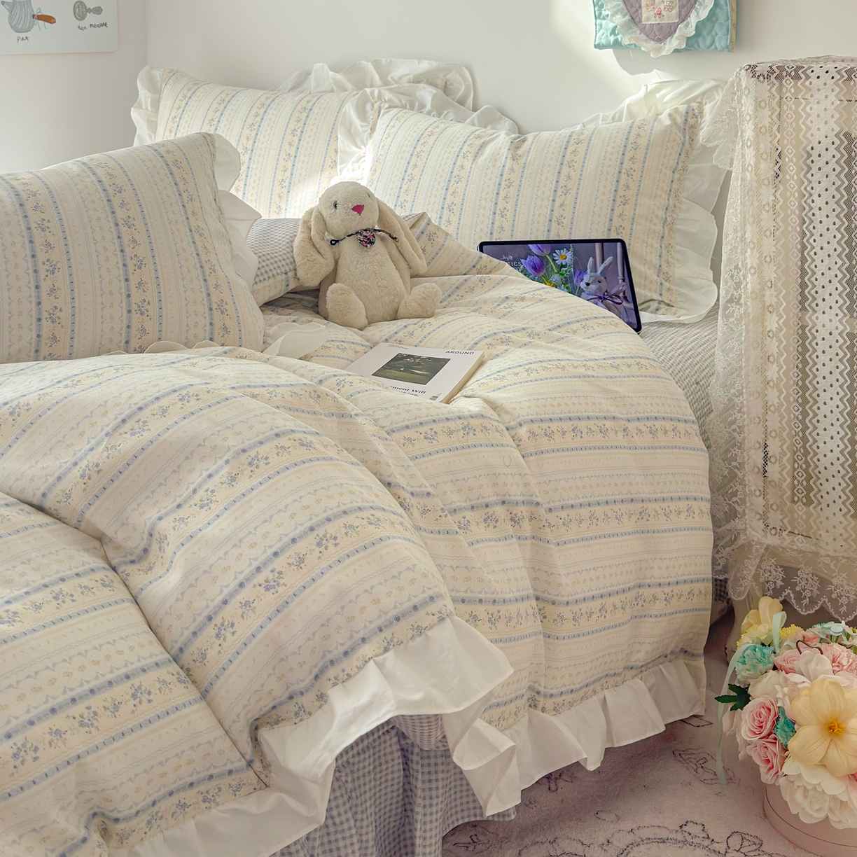 91家纺网 家纺一手货源 找家纺 女子家纺 2026新款全棉纯棉绗缝花边床盖四件套 素条花-蓝