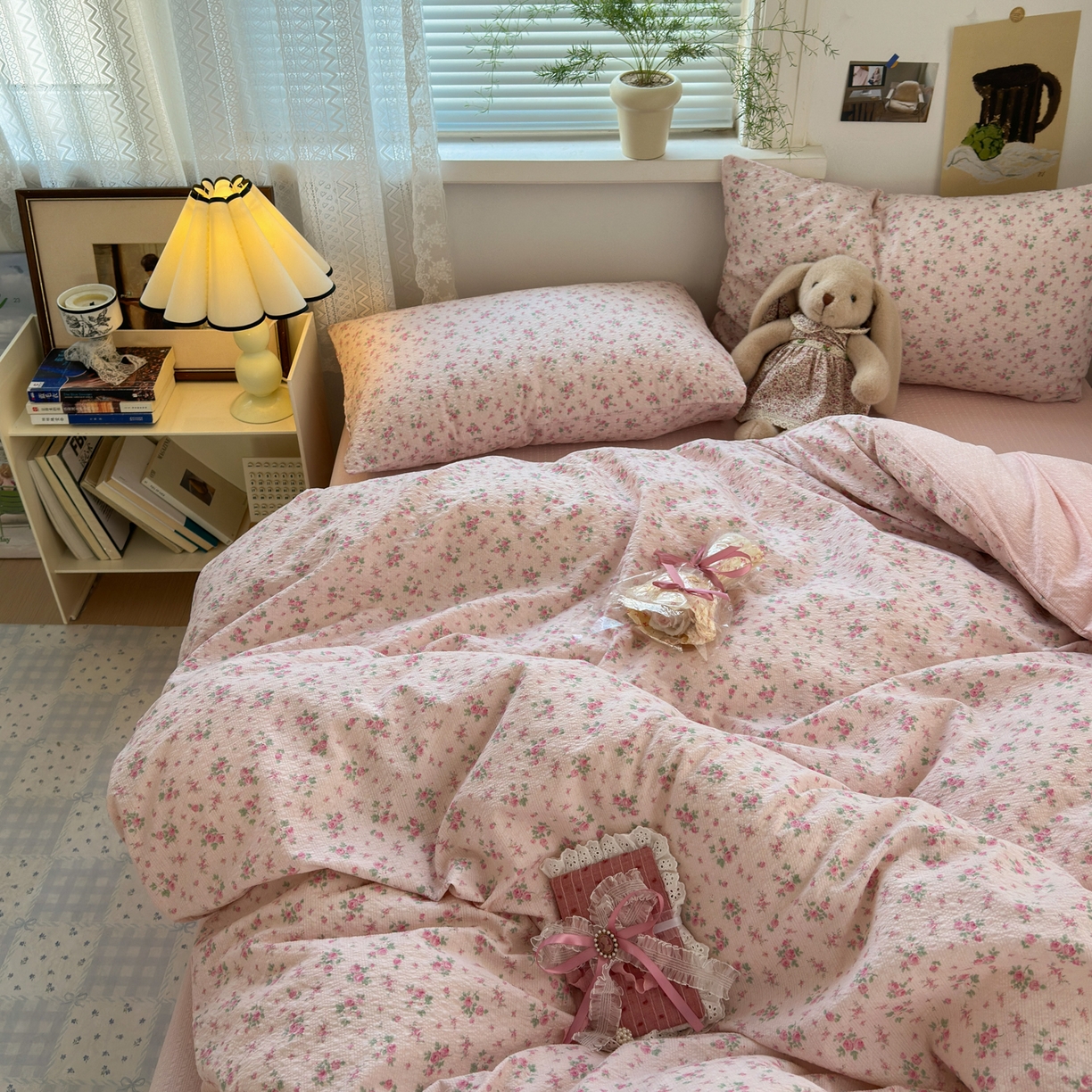 91家纺网 家纺一手货源 找家纺 奈颜 2026新款A类泡芙纱小碎花四件套学生宿舍三件套 花有花期