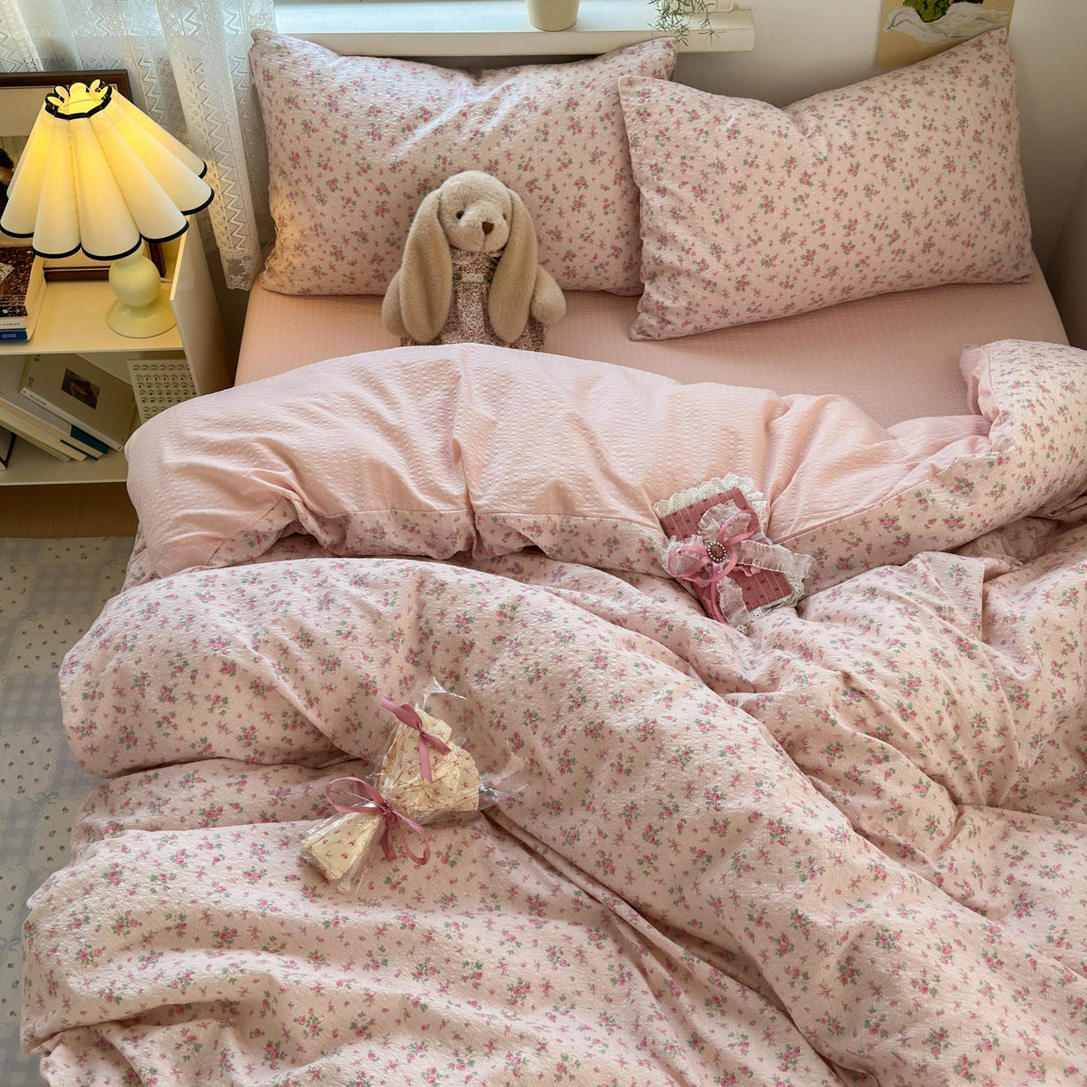 91家纺网 家纺一手货源 找家纺 奈颜 2026新款A类泡芙纱小碎花四件套学生宿舍三件套 花有花期