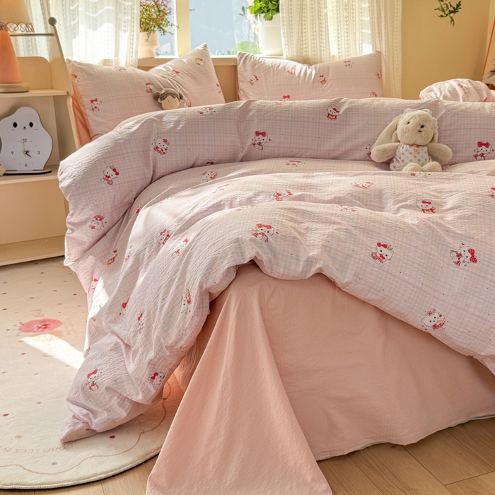 91家纺网 家纺一手货源 找家纺 丽美人家纺 2026新款A类皱皱纱双层印花单被套 BT粉格猫咪