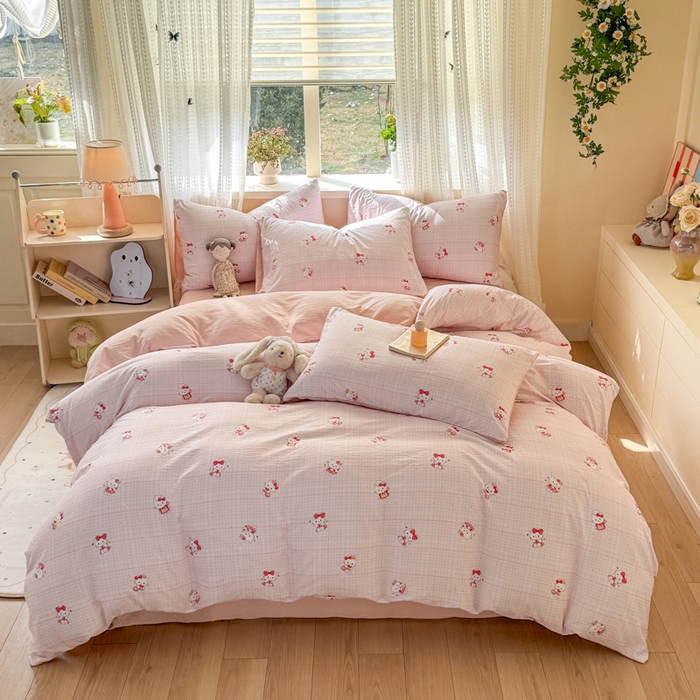 91家纺网 家纺一手货源 找家纺 丽美人家纺 2026新款A类皱皱纱双层印花单被套 BT粉格猫咪