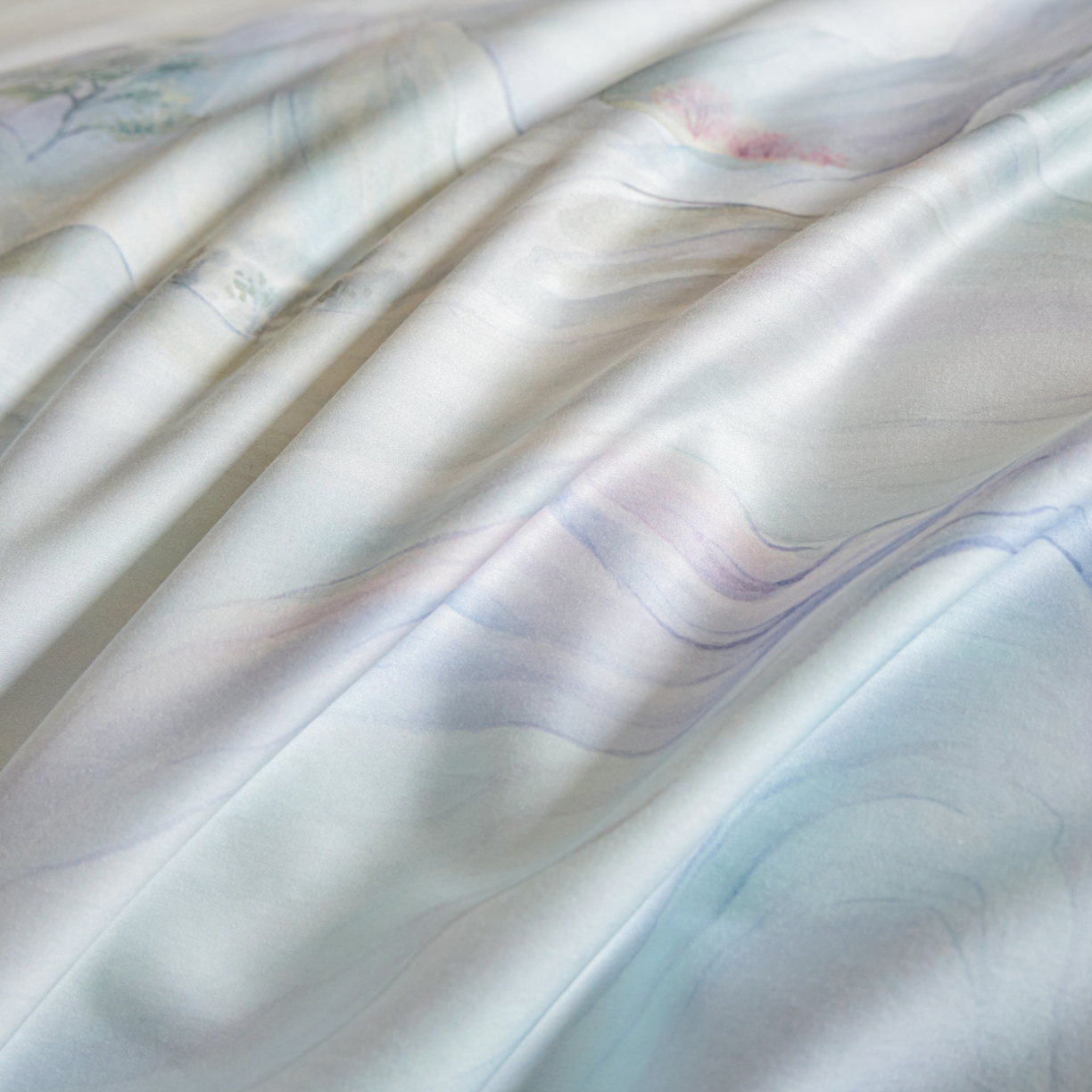 91家纺网 家纺一手货源 找家纺 禾时 2026新款全棉纯棉数码印花埋绳款四件套 淡墨春山（绿）