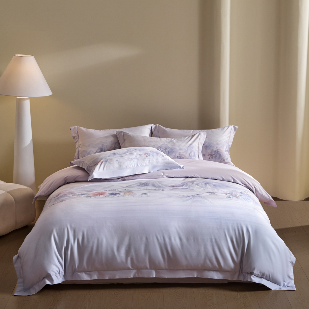 91家纺网 家纺一手货源 找家纺 禾时 2026新款全棉纯棉数码印花埋绳款四件套 淡墨春山（紫）