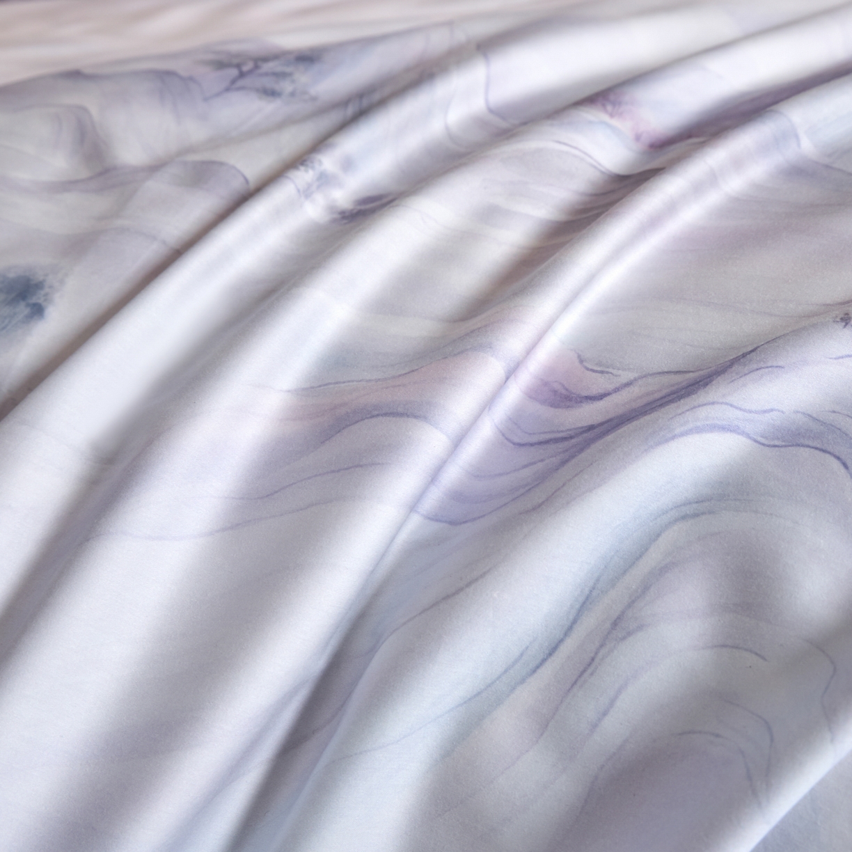 91家纺网 家纺一手货源 找家纺 禾时 2026新款全棉纯棉数码印花埋绳款四件套 淡墨春山（紫）