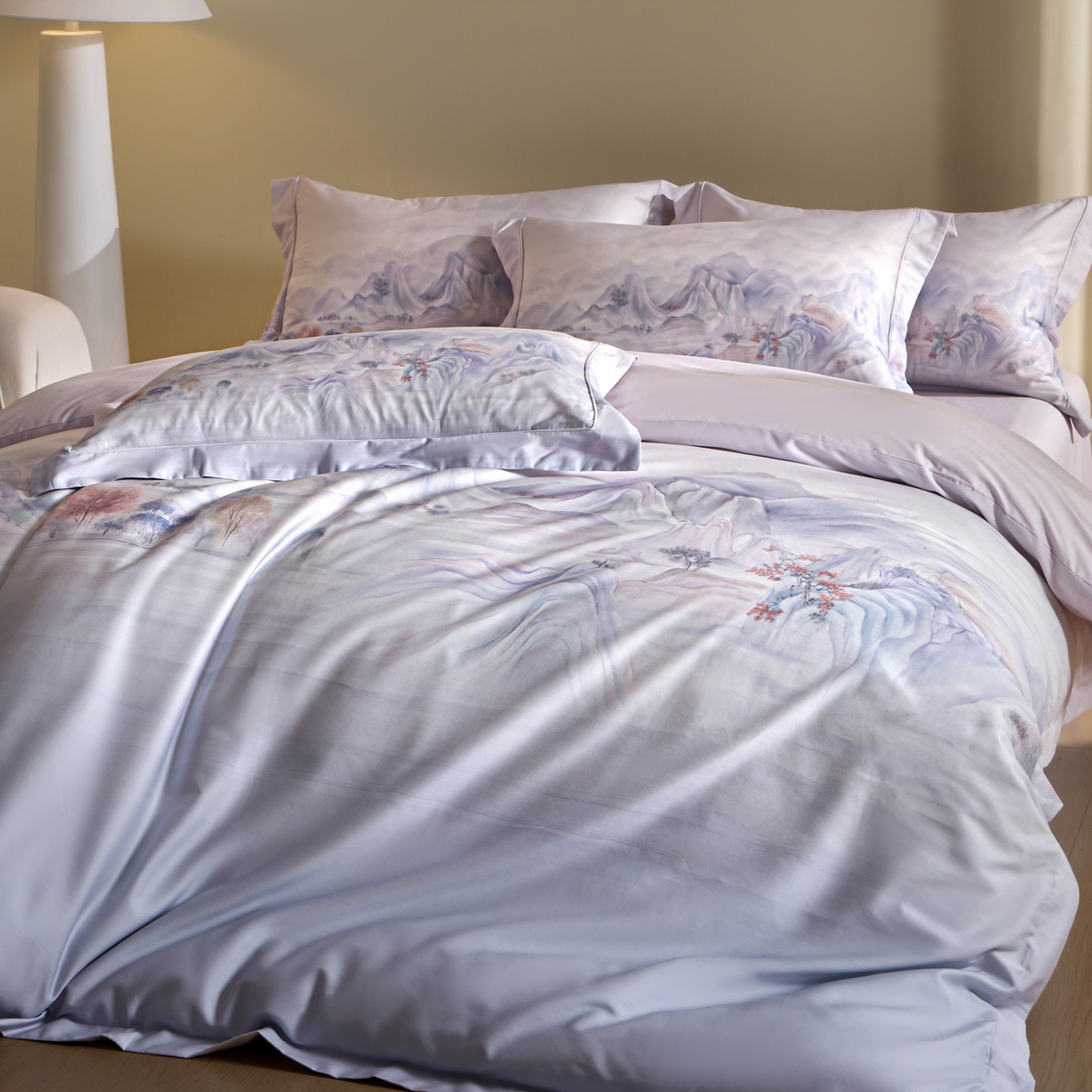 91家纺网 家纺一手货源 找家纺 禾时 2026新款全棉纯棉数码印花埋绳款四件套 淡墨春山（紫）