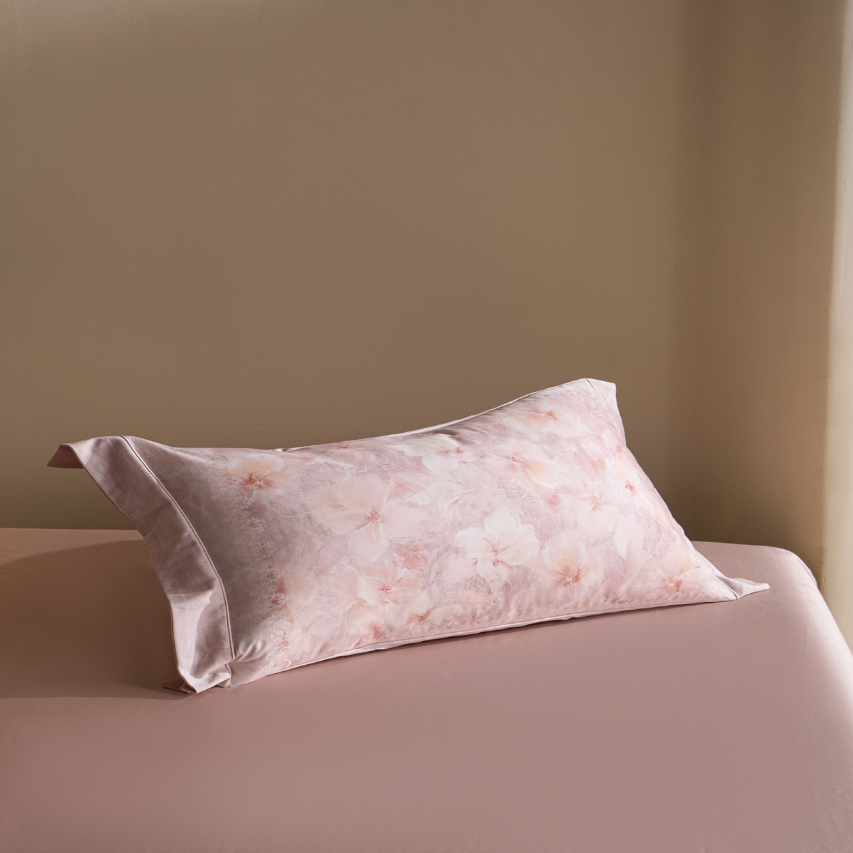 91家纺网 家纺一手货源 找家纺 禾时 2026新款全棉纯棉数码印花埋绳款四件套 绯花若梦（粉）